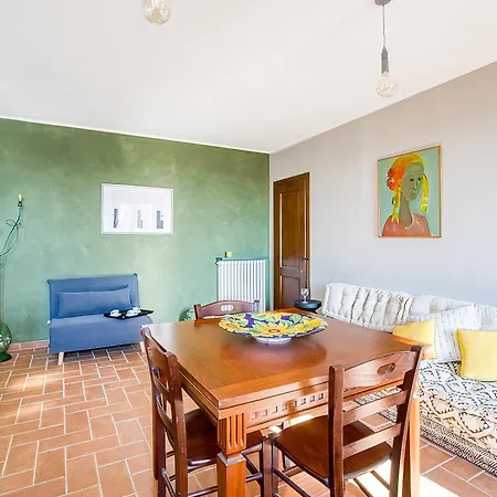 Guesthost - Casale Dei Tramonti - Nature's Haven In Renovated With Pool Appartement