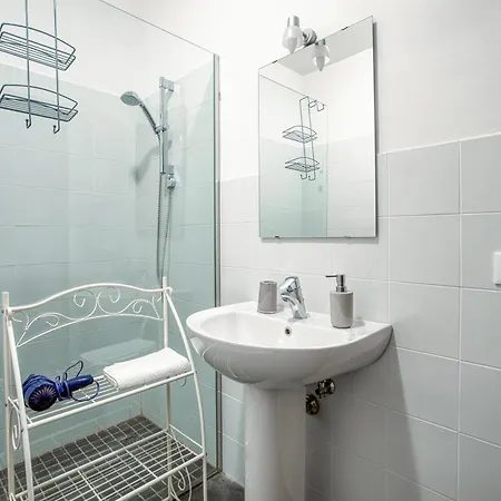 Guesthost - Casale Dei Tramonti - Nature's Haven In Renovated With Pool Appartement