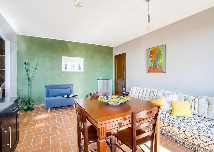 Guesthost - Casale Dei Tramonti - Nature's Haven In Renovated With Pool דירה