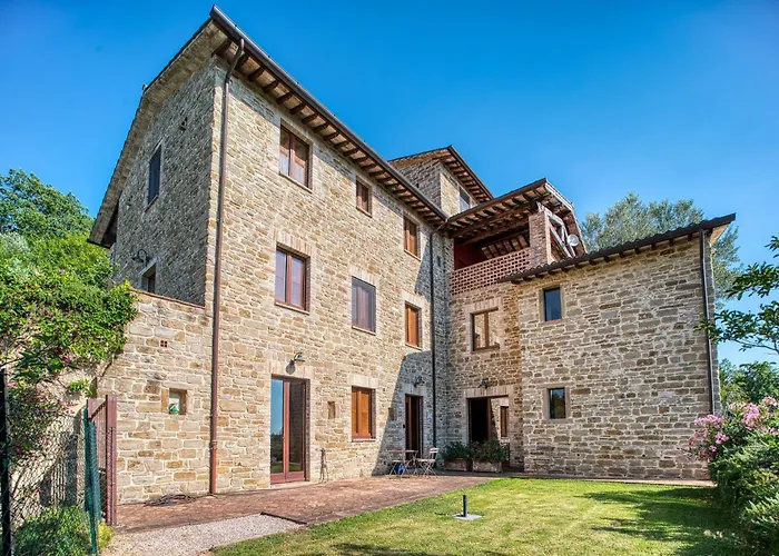 Guesthost - Casale Dei Tramonti - Nature's Haven In Renovated With Pool Fratticciola Selvatica